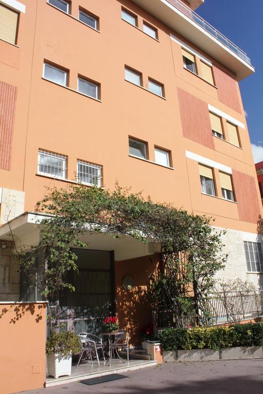 La Casa Di Nazareth Hotel Рим Екстериор снимка