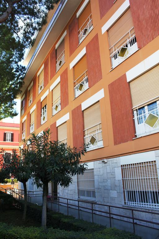 La Casa Di Nazareth Hotel Рим Екстериор снимка